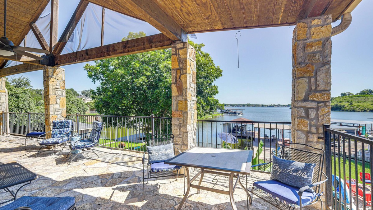 Granbury House | Lakefront Granbury Home w/Dock, Decks & Hot Tub!