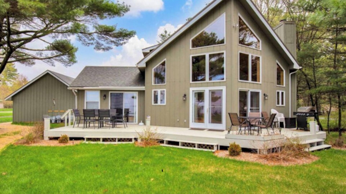Arkdale Cottage | Lakefront home < 1 hour to The WI Dels and 8 min to Sand Valley Golf resort