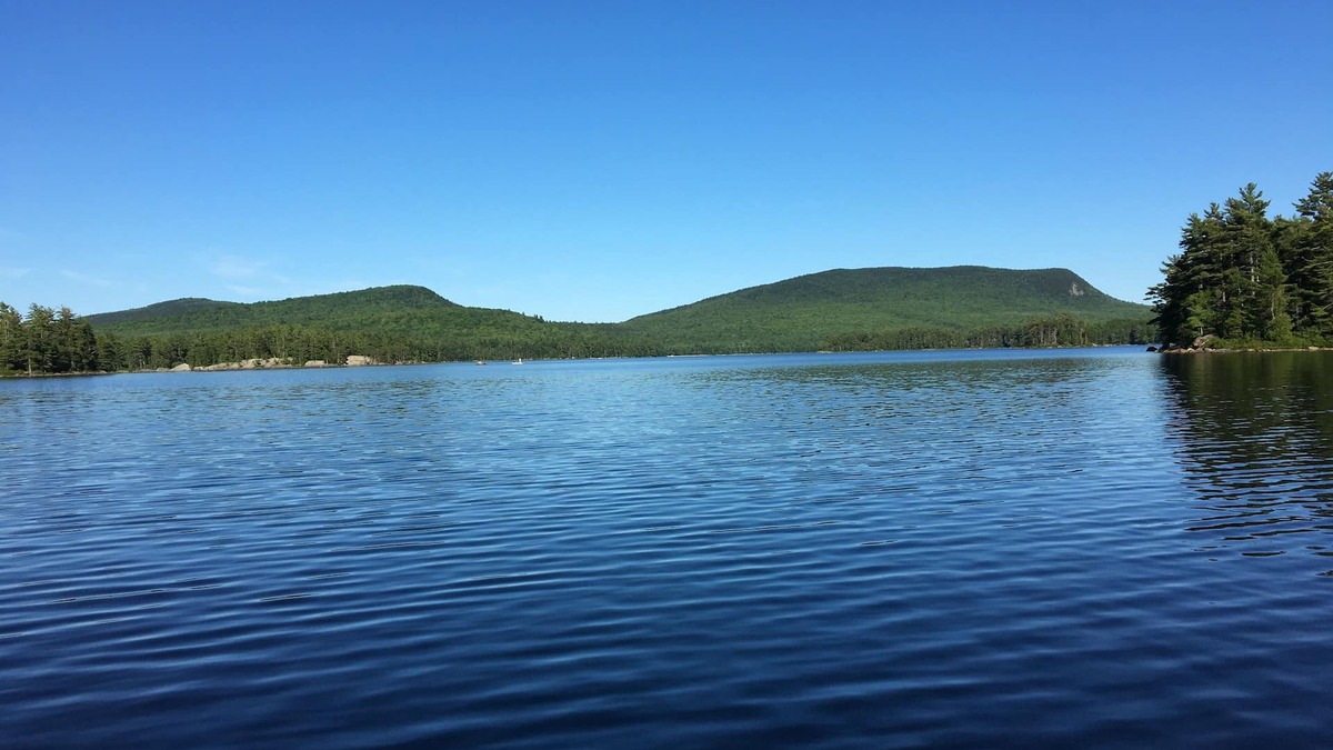 Franklin House | Lakefront Home On Beautiful Donnells Pond,32 miles From Acadia N P and Bar Harbr