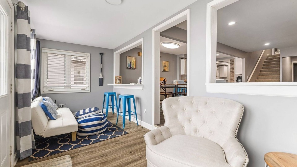 Fox Lake House | Lakefront Home on Fox Lake, IL under 90 minutes from Chicago!