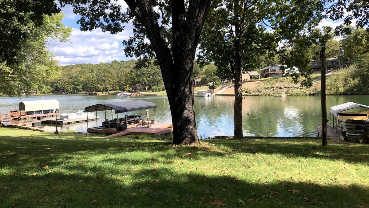 Cherokee Village House | Lakefront Home on Lake Thunderbird