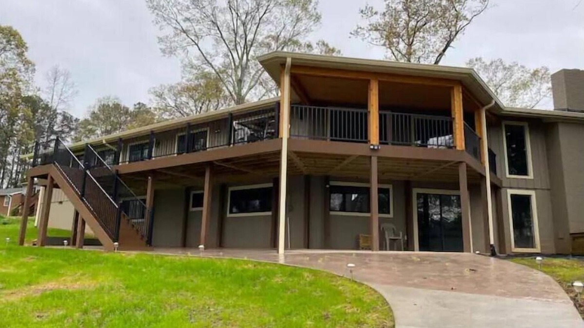 Anderson House | Lakefront Home w/Deep Water and Private dock