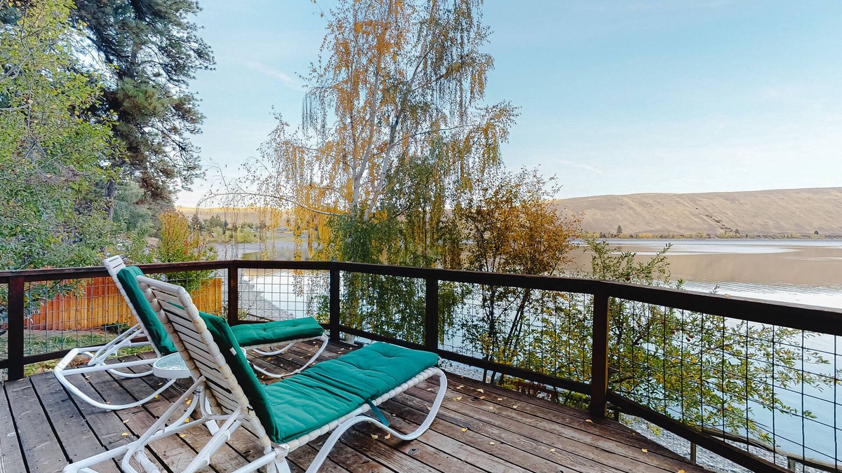 Joseph House | Lakefront home with amazing lake view, private dock & deck -DOG FRIENDLY