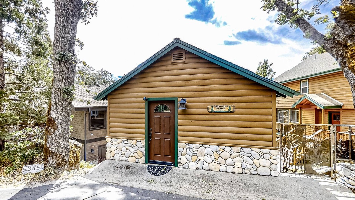 Bass Lake House | Lakefront home with gorgeous view, private dock & beach, & W/D - near Yosemite
