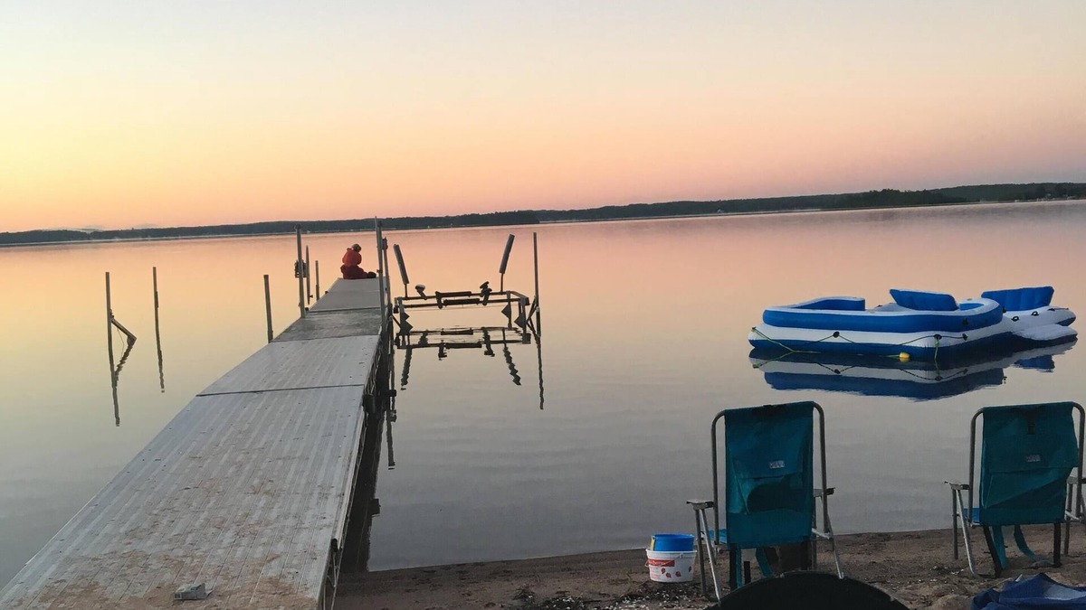 Shell Lake House | Lakefront house on beautiful Shell Lake, come and relax.