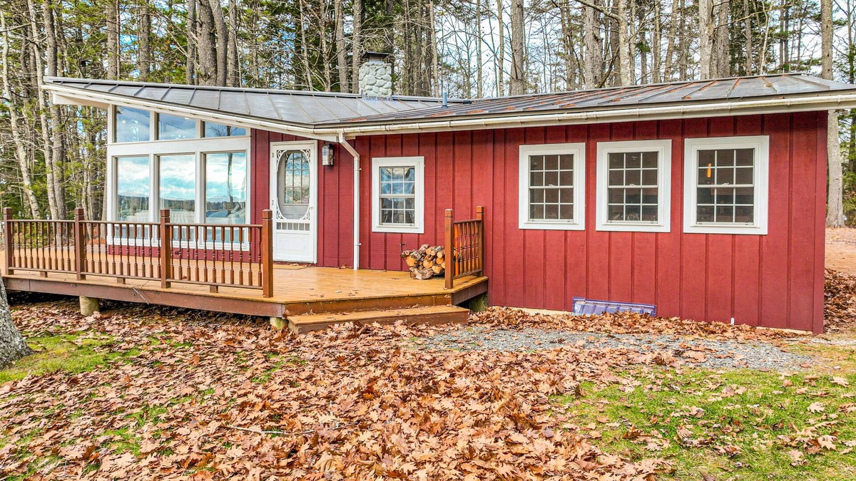 Nobleboro House | Lakefront house on Damariscotta Lake, perfect getaway