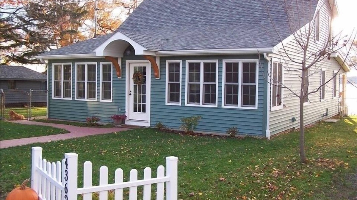 Teall Beach House | Lakefront House on Seneca Lake