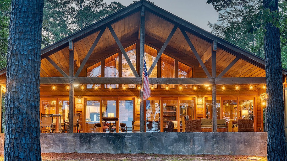 South Toledo Bend House | Lakefront Lake Haus at Indian Creek South Toledo Bend Kayaking, Fishing,Boating