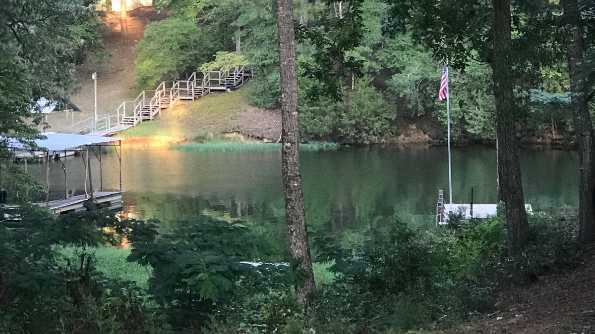 Abbeville House | Lakefront Lodge: Private Dock, Fisherman's Paradise with Comforts of Home
