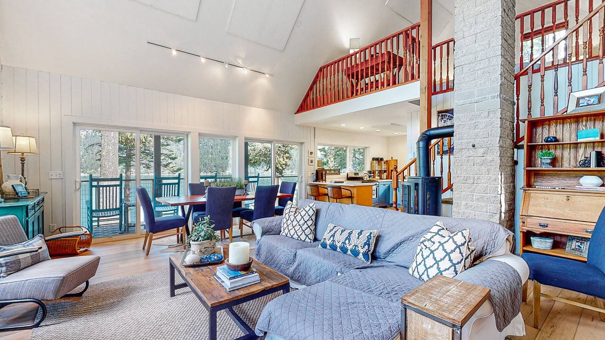 Enterprise House | Lakefront lodge with private dock, great water view, deck & laundry