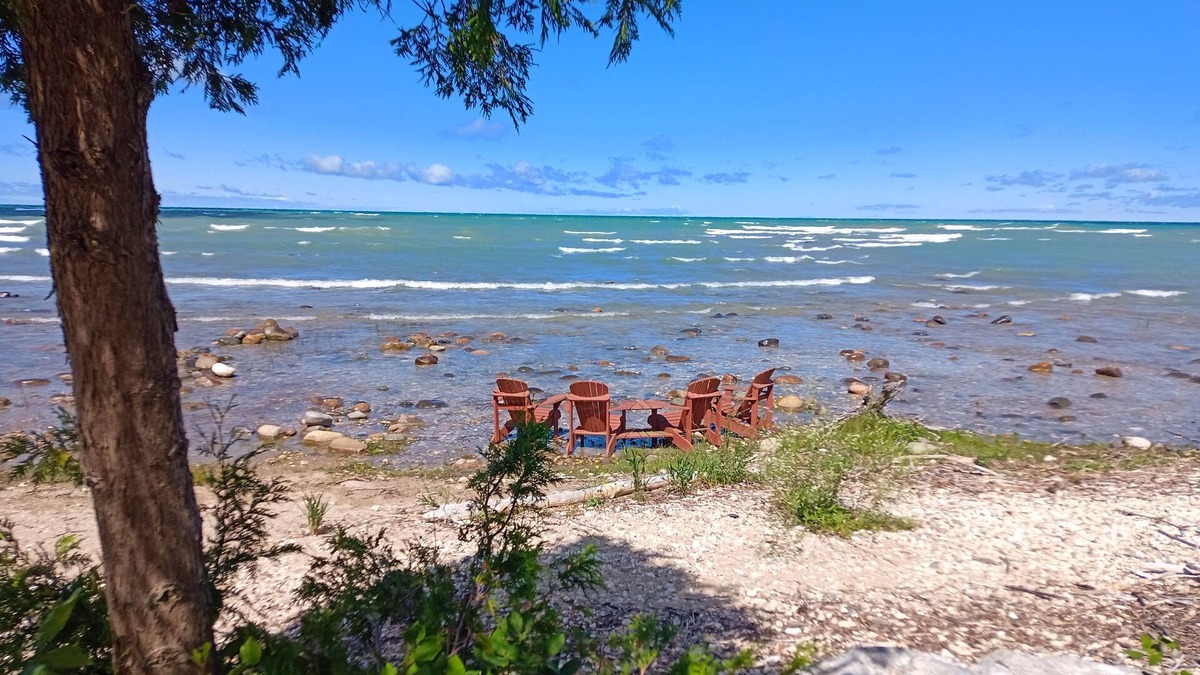 Saugeen Shores Cabin | Lakefront log cabin in the woods!
