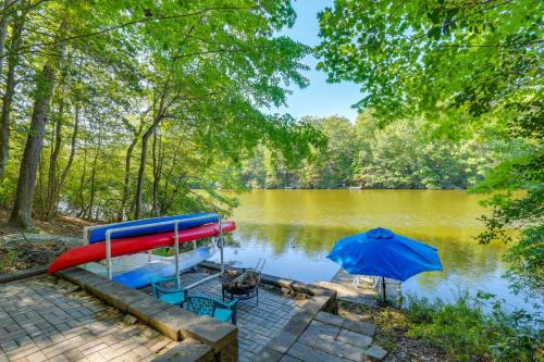 Chesapeake Ranch Estates-Drum Point House | Lakefront Log Cabin Retreat 3br-2ba Hot tub and Kayaks