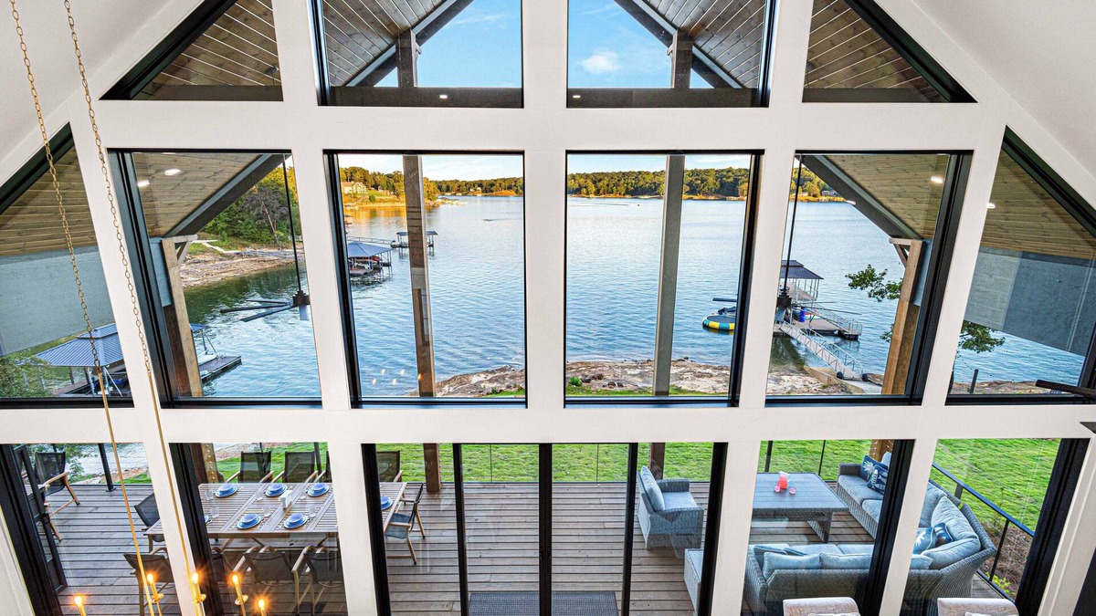 Arley House | Lakefront Luxury: 4 bedrooms + 2 large bunkrooms & Gameroom Retreat!