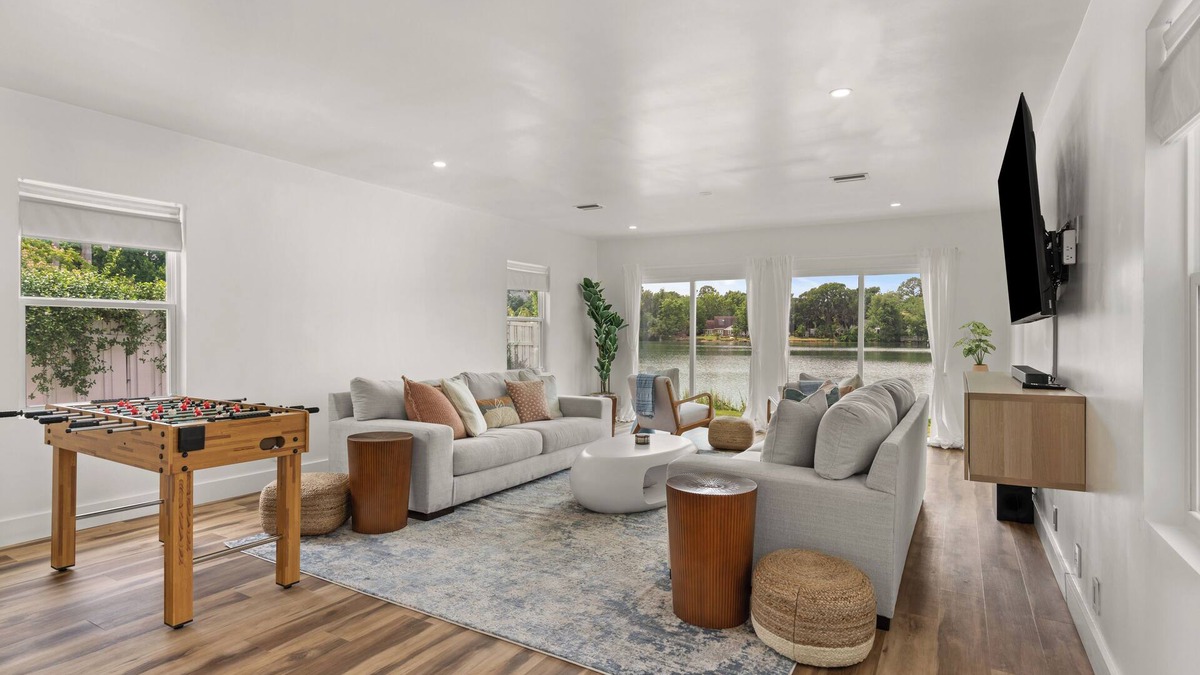 Country Club Estates House | Lakefront Luxury Rental