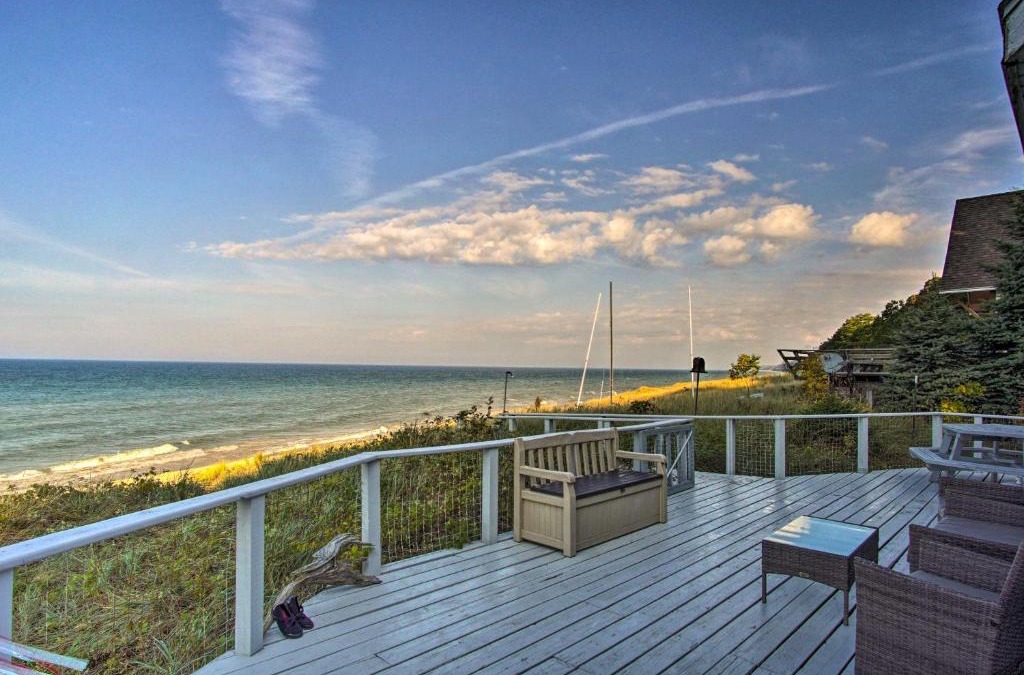 Montague House | Lakefront Montague Cottage with Deck and Beach!