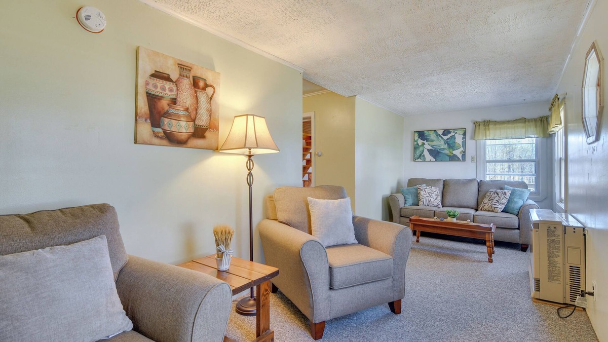 Oakland Apartment | Lakefront Oakland Vacation Rental w/Dock + Views!