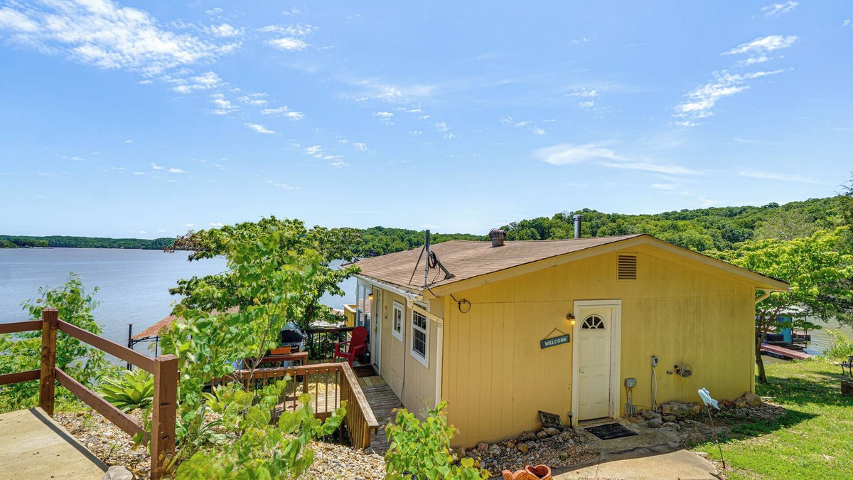 Climax Springs Apartment | Lakefront Ozark Cottage: Deck w/Covered Dock!