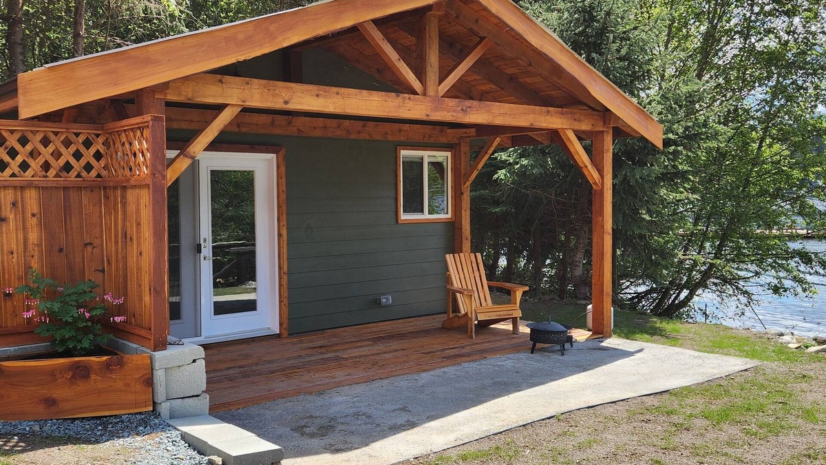 Youbou Cottage | Lakefront Retreat on Lake Cowichan located in sunny Youbou BC