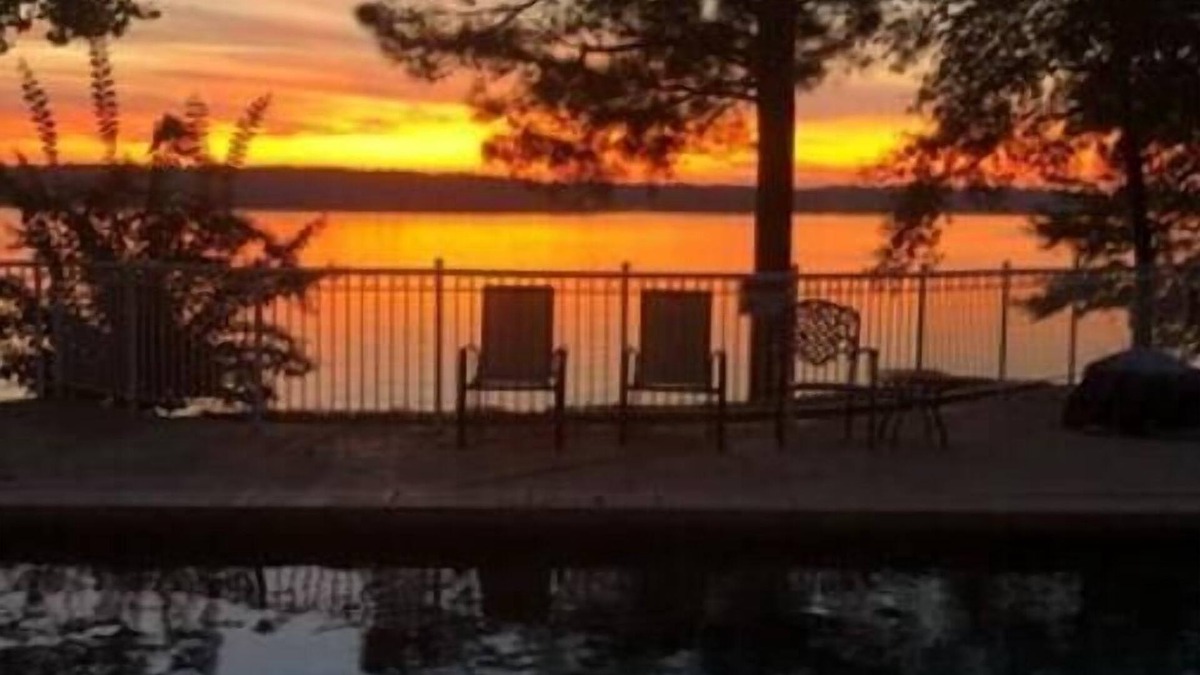 Reynolds Landing House | Lakefront Retreat!