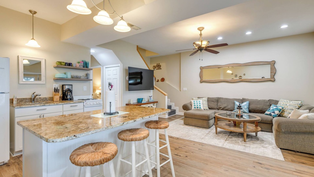 Bracey Apartment | Lakefront Retreat w/Dock, Patio & Grill in Bracey