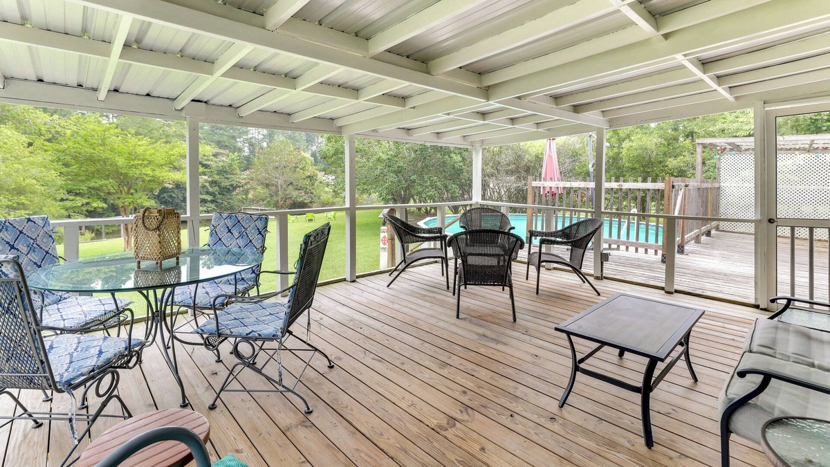 Summerton House | Lakefront Summerton Getaway w/ Boat Dock + Pool!