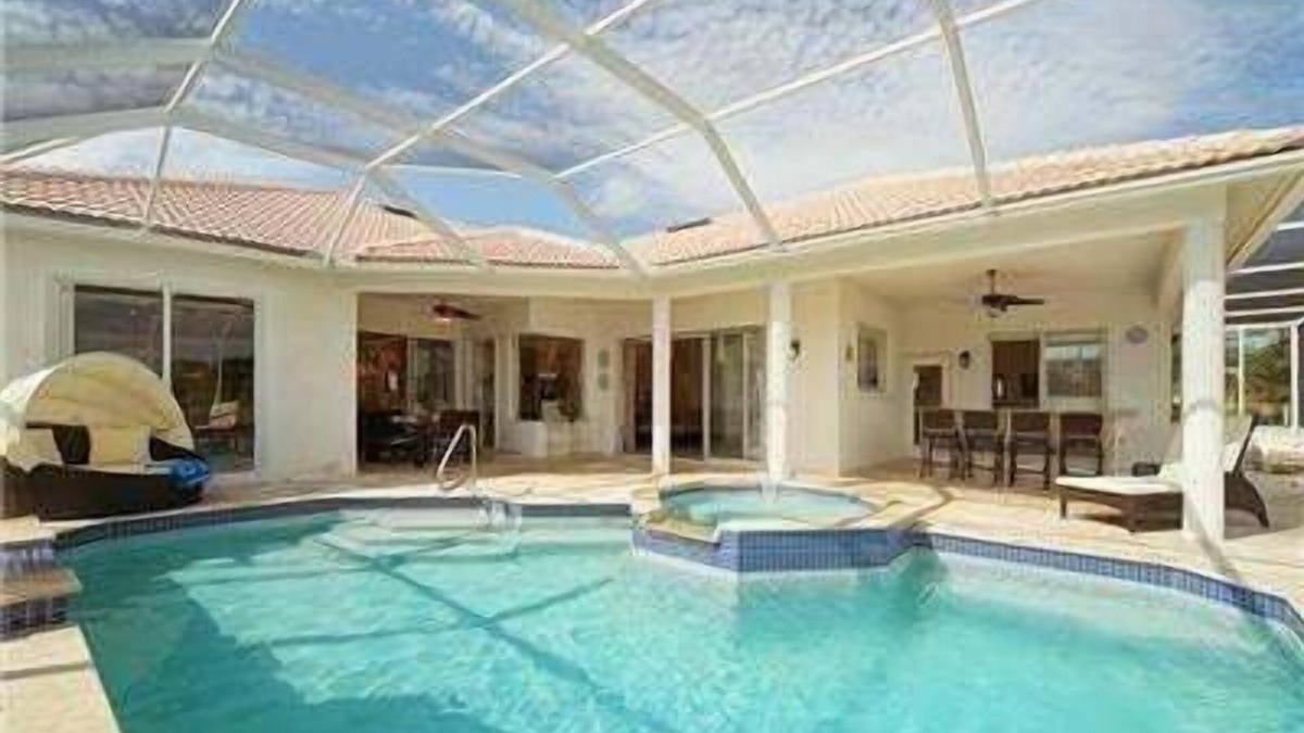 Palmer Ranch House | Lakefront, Sun all day! - Villa Youppie - Sarasota- Roelens Vacations