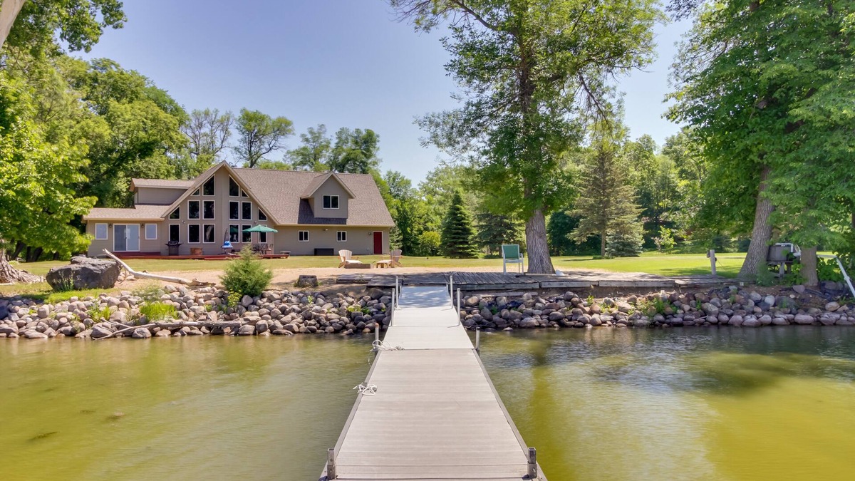 Sunburg House | Lakefront Sunburg Vacation Rental w/Boat Dock!