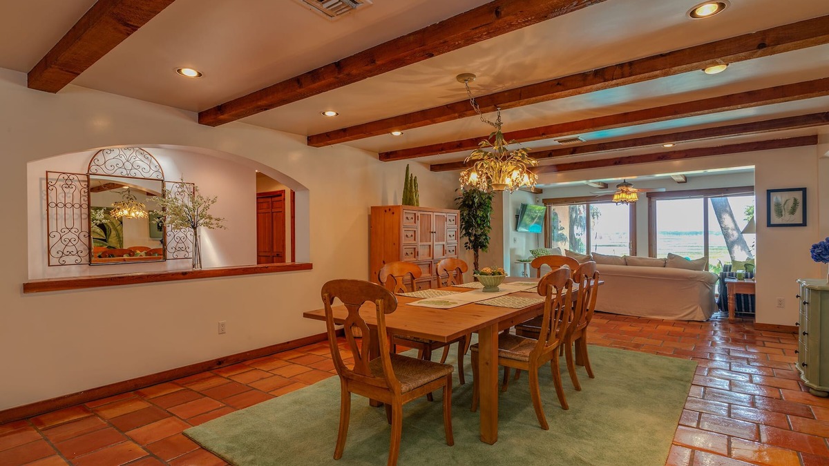 Putnam Hall House | Lakefront Sunsets & Designer Interiors