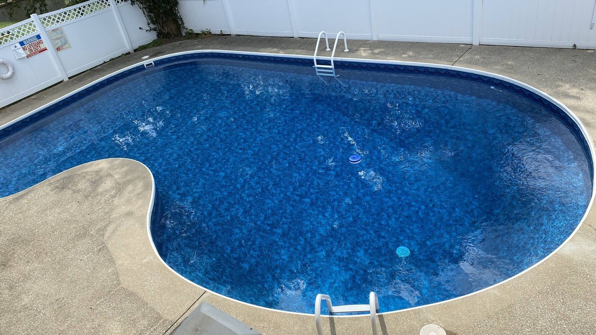 Gallatin House | Lakefront, Swimming pool family home minutes from downtown Nashville