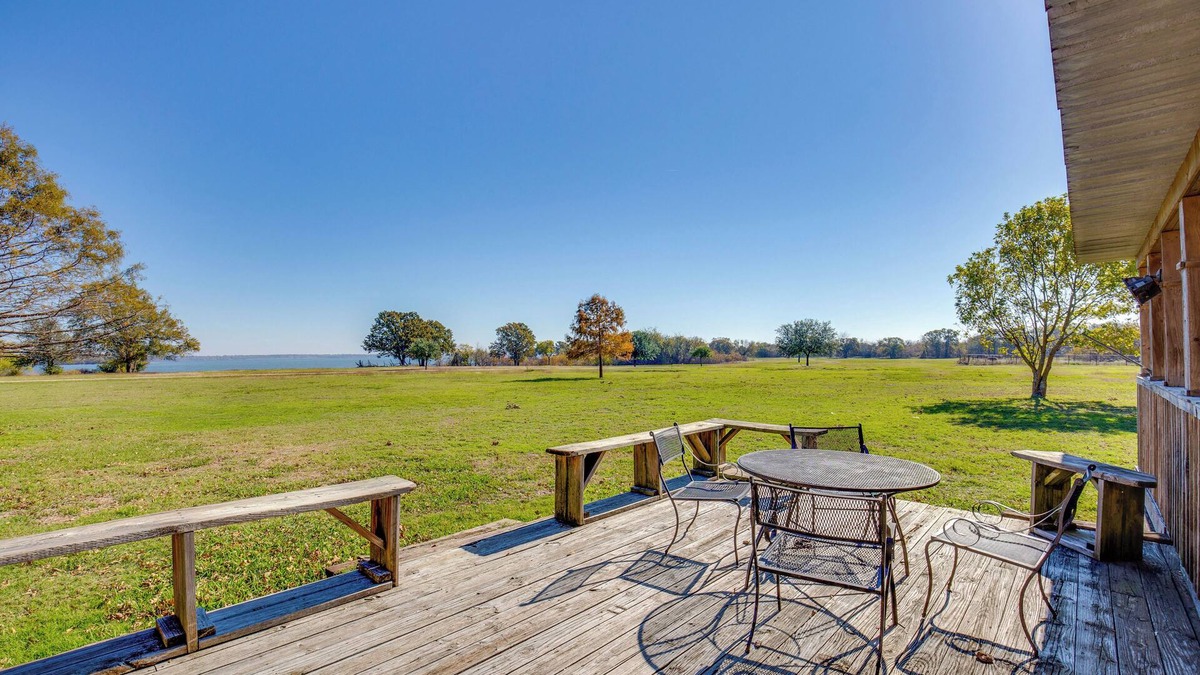 Quinlan Cabin | Lakefront Texas Gem w/Indoor Pool & Water Access