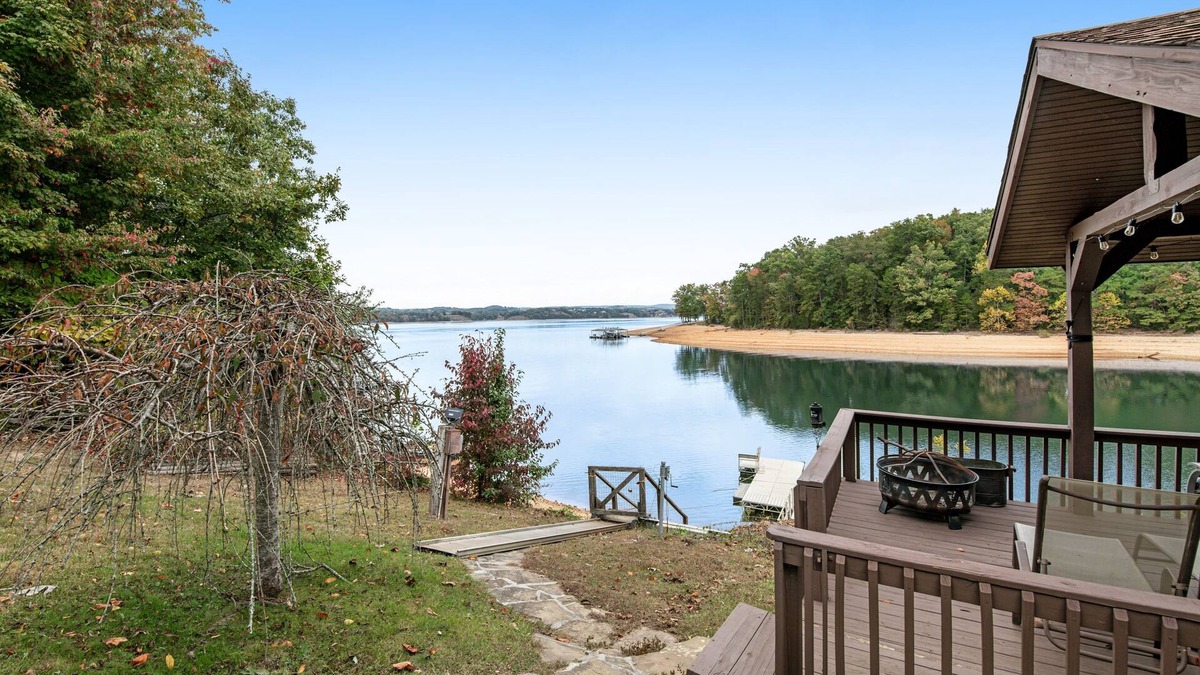 Jefferson City House | Lakefront w/free attract tickets, covered porches, outdoor fire pit, Dog Friend