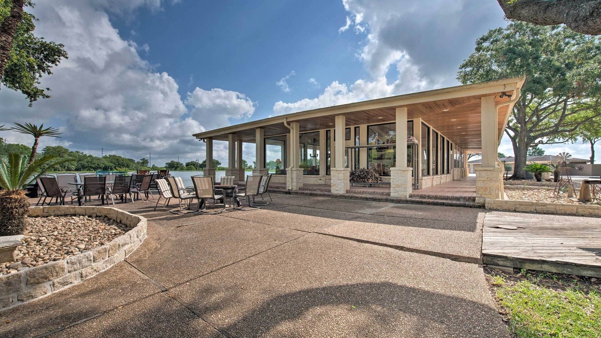 Lissie Villa | Lakefront Wallis Ranch w/Private Beach & Patio!