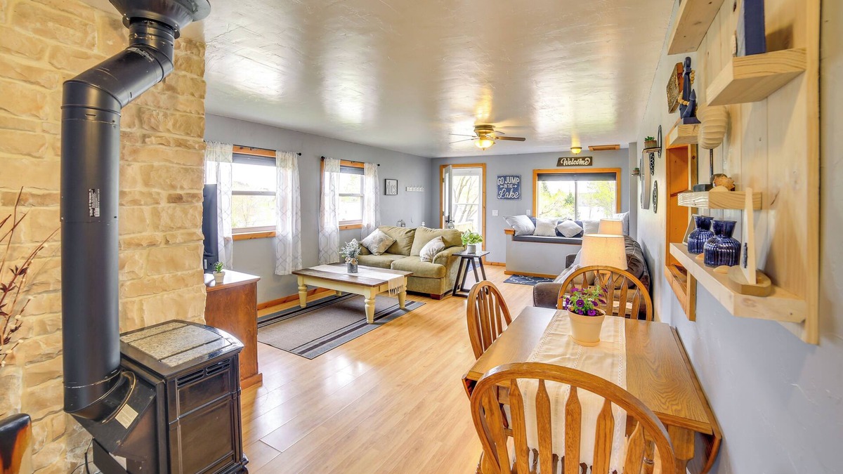Townsend Cottage | Lakefront Wisconsin Home w/Boat Dock & Fire Pit!