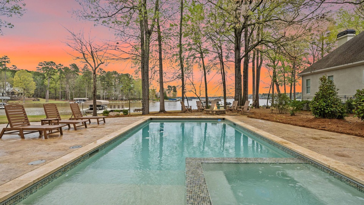 Lake Oconee House | Lakefront with Pool, Hot tub, Pontoon Boat & Movie Theatre