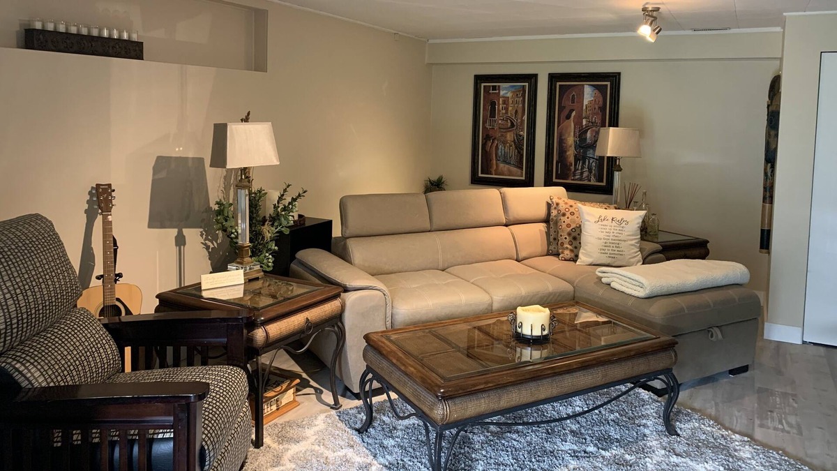 Central Okanagan House | Lakehouse Lower Suite