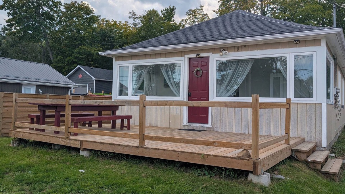 Innisfil Cottage | Lakehouse Peaceful Cottage Modern Retreat - Pet Friendly!