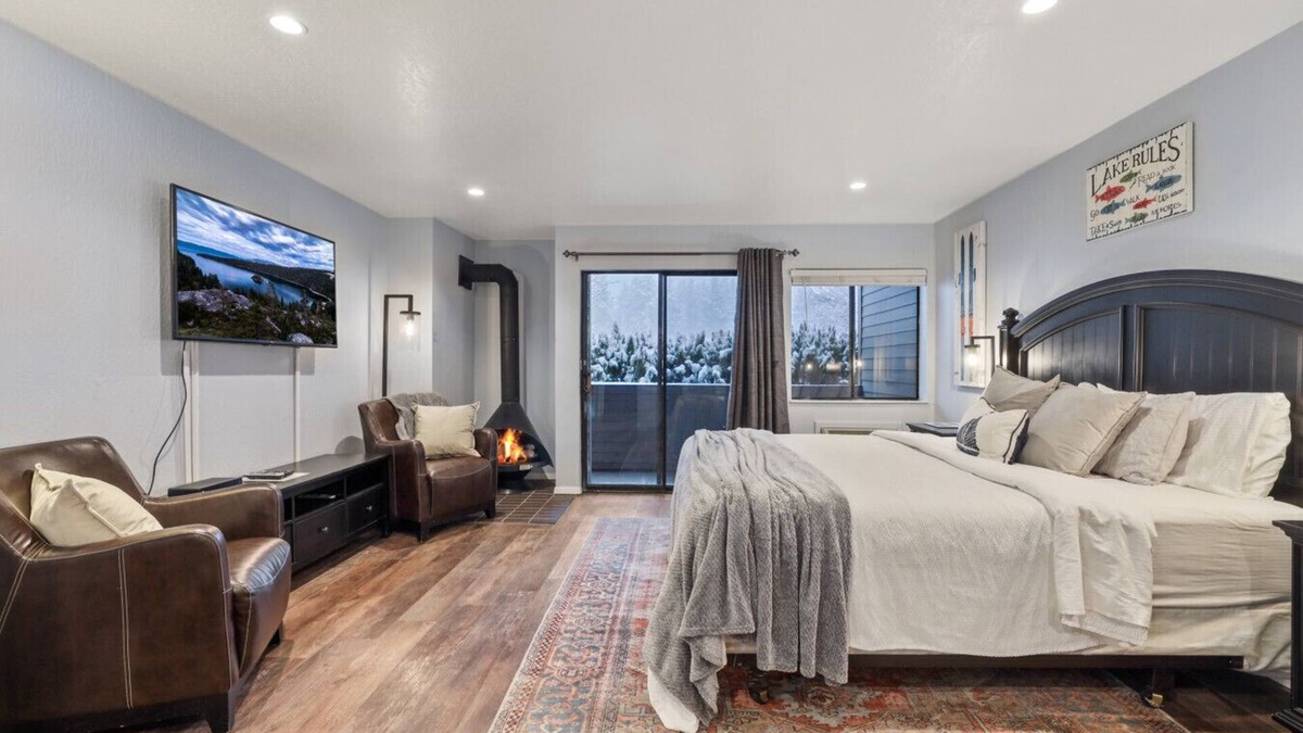 South Lake Tahoe Condo | Lakeland Hotel Style Studio Condo - Prime Location