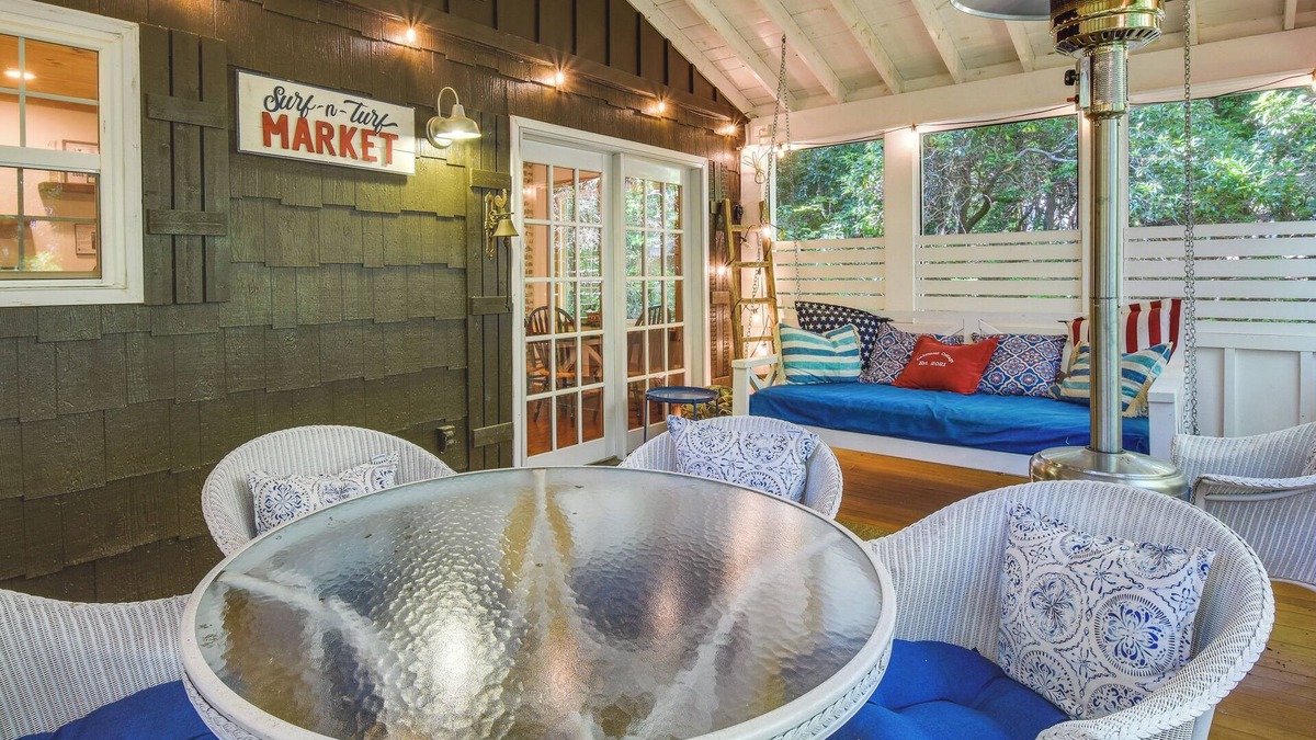 Lakemont Cottage | Lakemont Vacation Rental w/Screened-In Porch!