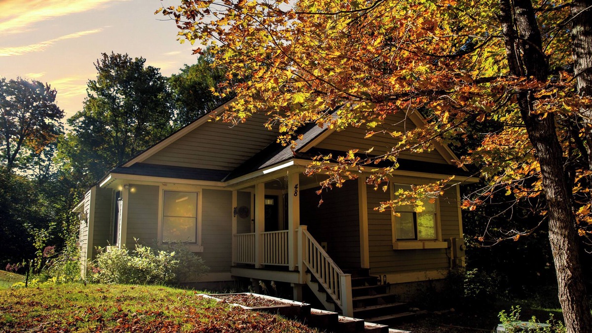 Williamsville House | Lakes, Hiking, Fall Foliage - Spacious 4-bedroom Pet Friendly Vermont Home