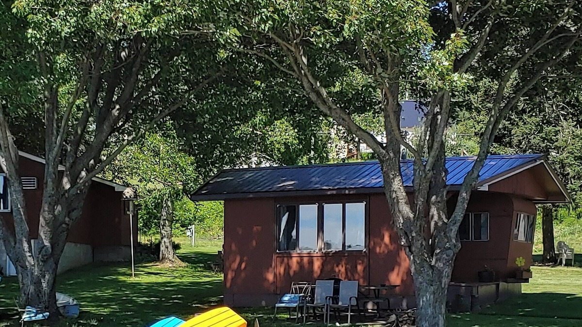 Iron River Hotel | Lakeshore Motel Ice Lake