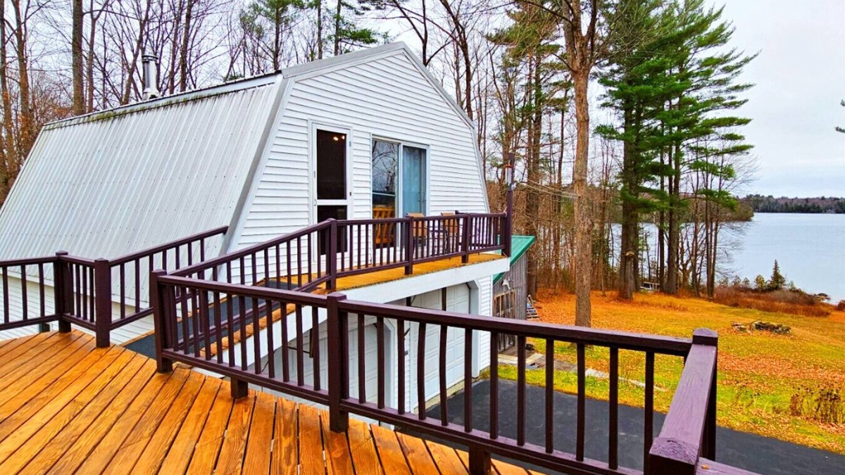 Monson Apartment | Lakeshore Retreat- Walk to town*Snowmobile Access