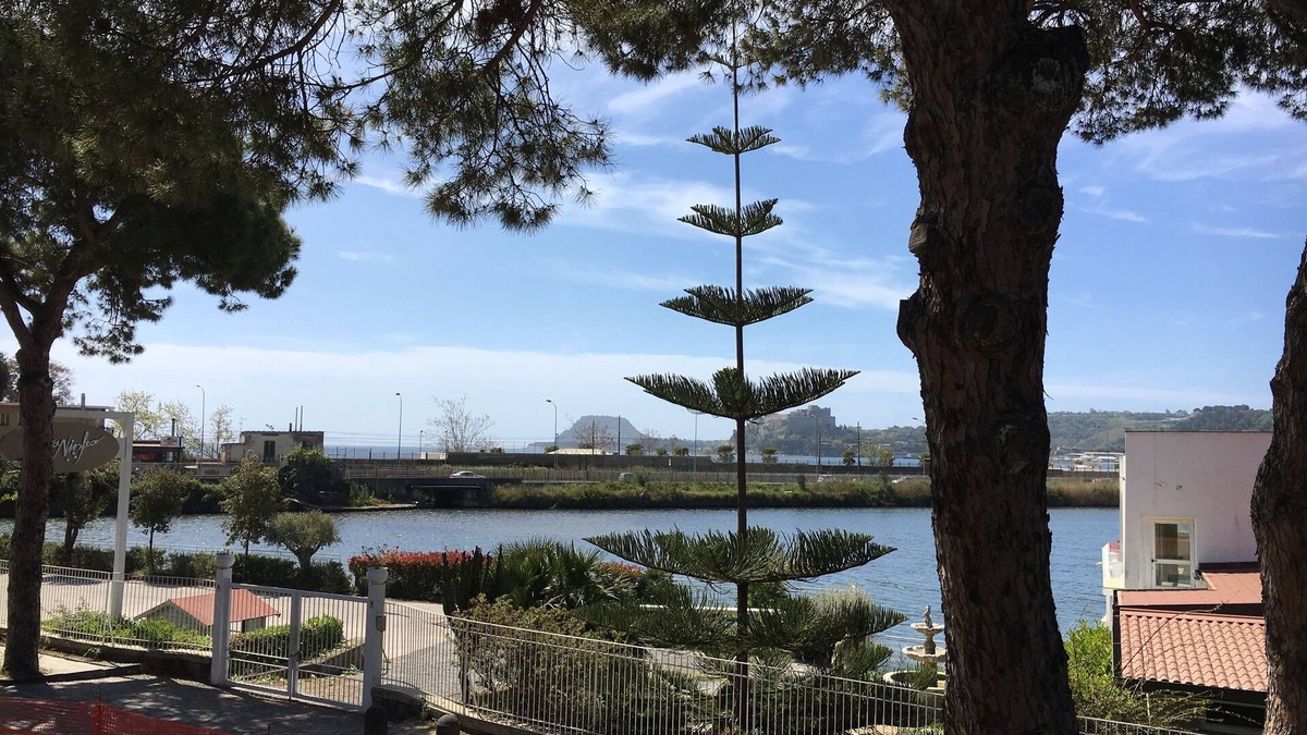 Licola Apartment | Lakeside apartment in Lucrino,Pozzuoli