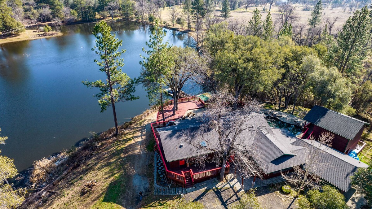Oakhurst House | Lakeside Beauty Resort - Fishing, Pool/Spa, 6bdrm, near Yosemite