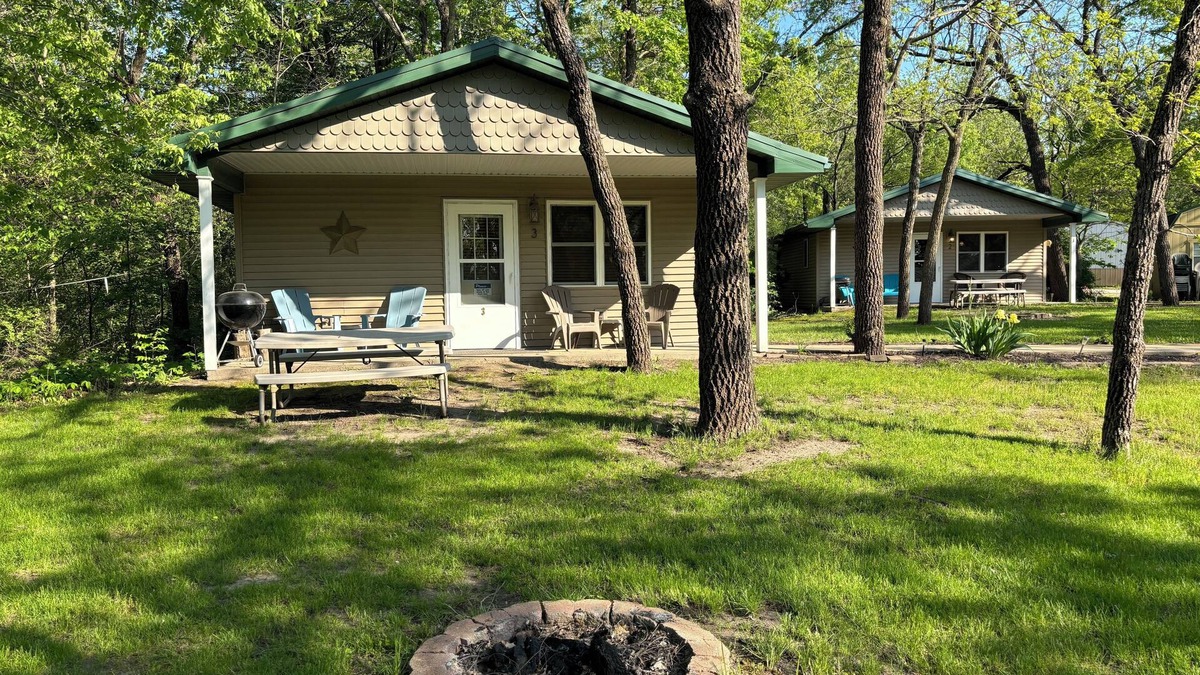 Manchester Cabin | Lakeside Cabin 3: Perfect Retreat at Enriched Cabins & Resort on Lake Delhi