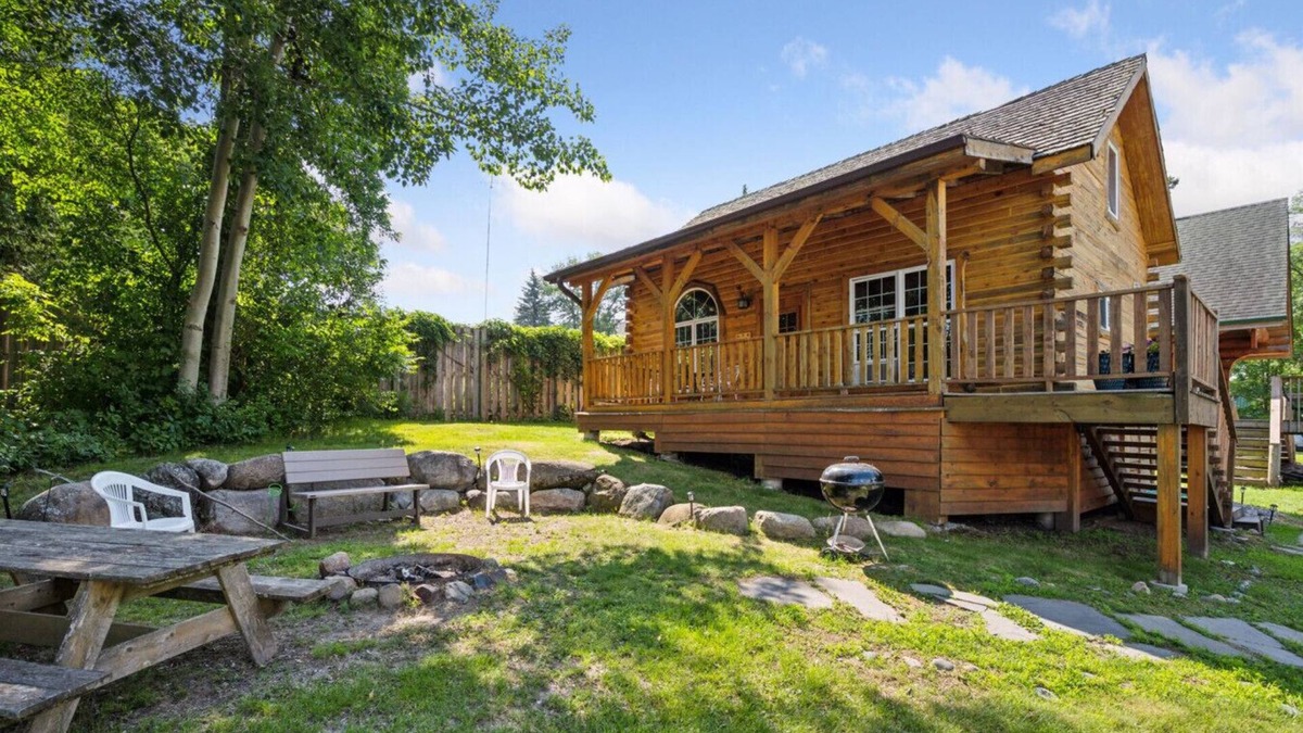 Isle Cabin | Lakeside cabin on Mille Lacs lake near trails