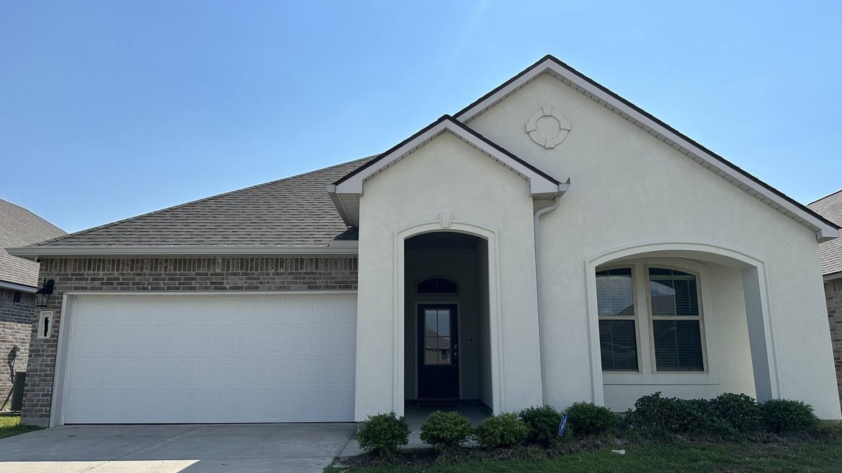 Slidell House | Lakeside Calm living, 25 mins from NEW ORLEANS