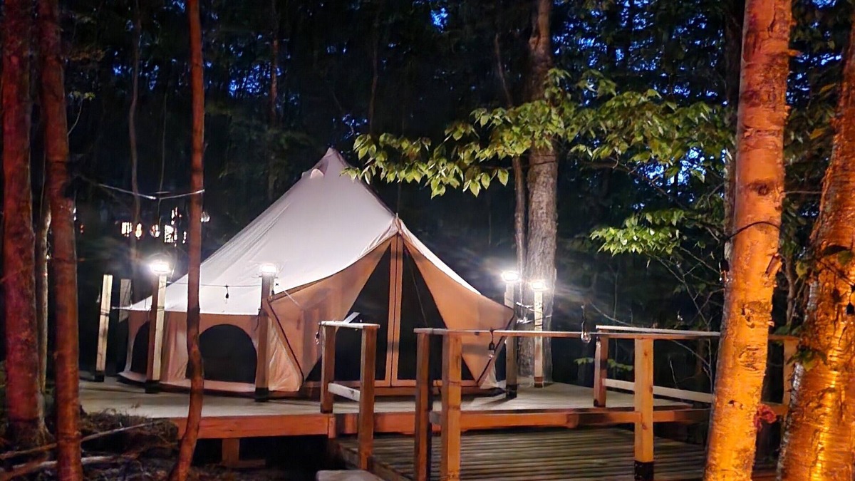 Sebec RV Rental | Lakeside Glamping for up to 4