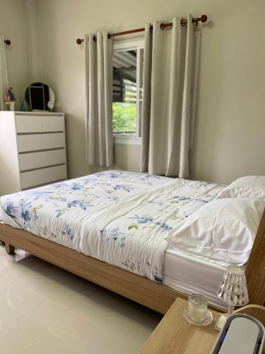 Tha Wang Thong House | Lakeside Happy Home