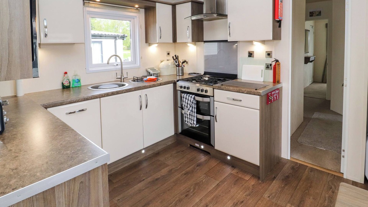 Warton Cottage | Lakeside Haven