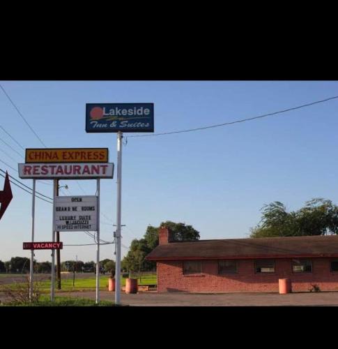 Mathis Hotel | Lakeside inn & suites by OYO Mathis I 37